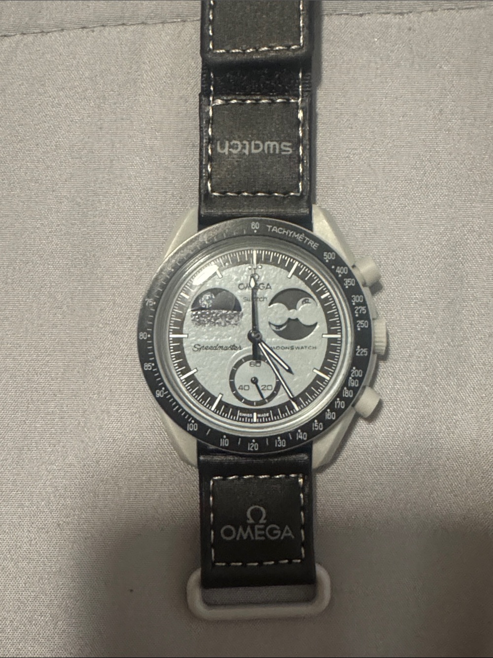 OMEGA x Swatch Speedmaster Moonwatch Chronograph - Black & grey